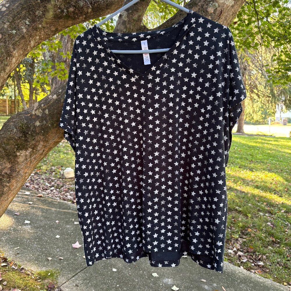 Latched Mama Summer Stars Nursing Tee (Maternity or Nursing Friendly)